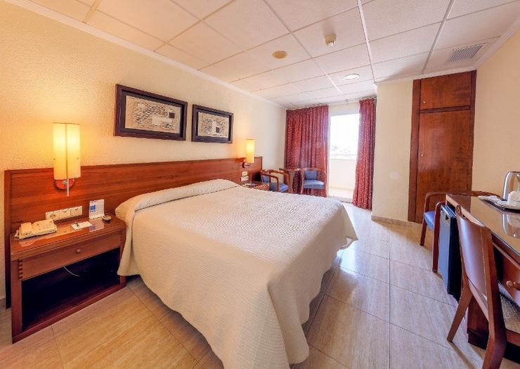 DOPPELZIMMER FÜR EINZELNUTZUNG Masa Internacional Hotel Torrevieja, Alicante DOPPELZIMMER FÜR EINZELNUTZUNG Masa Internacional Hotel Torrevieja, Alicante